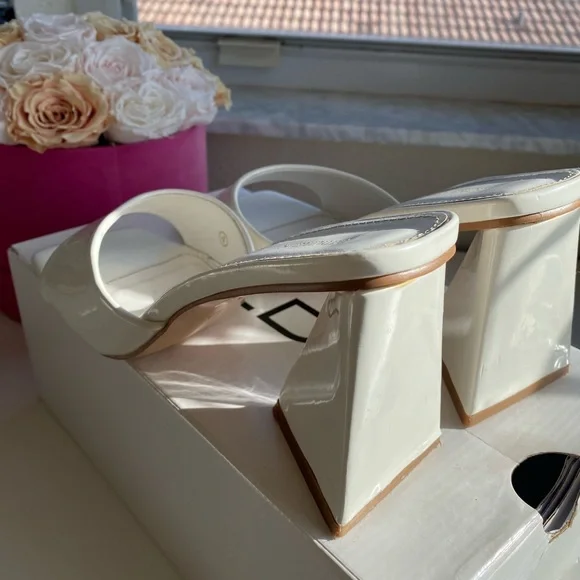 White kitten heels - Picture 4 of 4